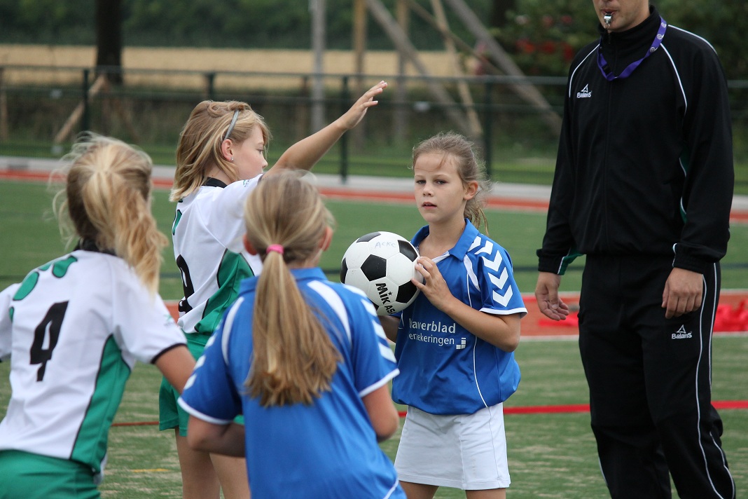 Oefenwedstrijd E2 Almkerk 047.JPG